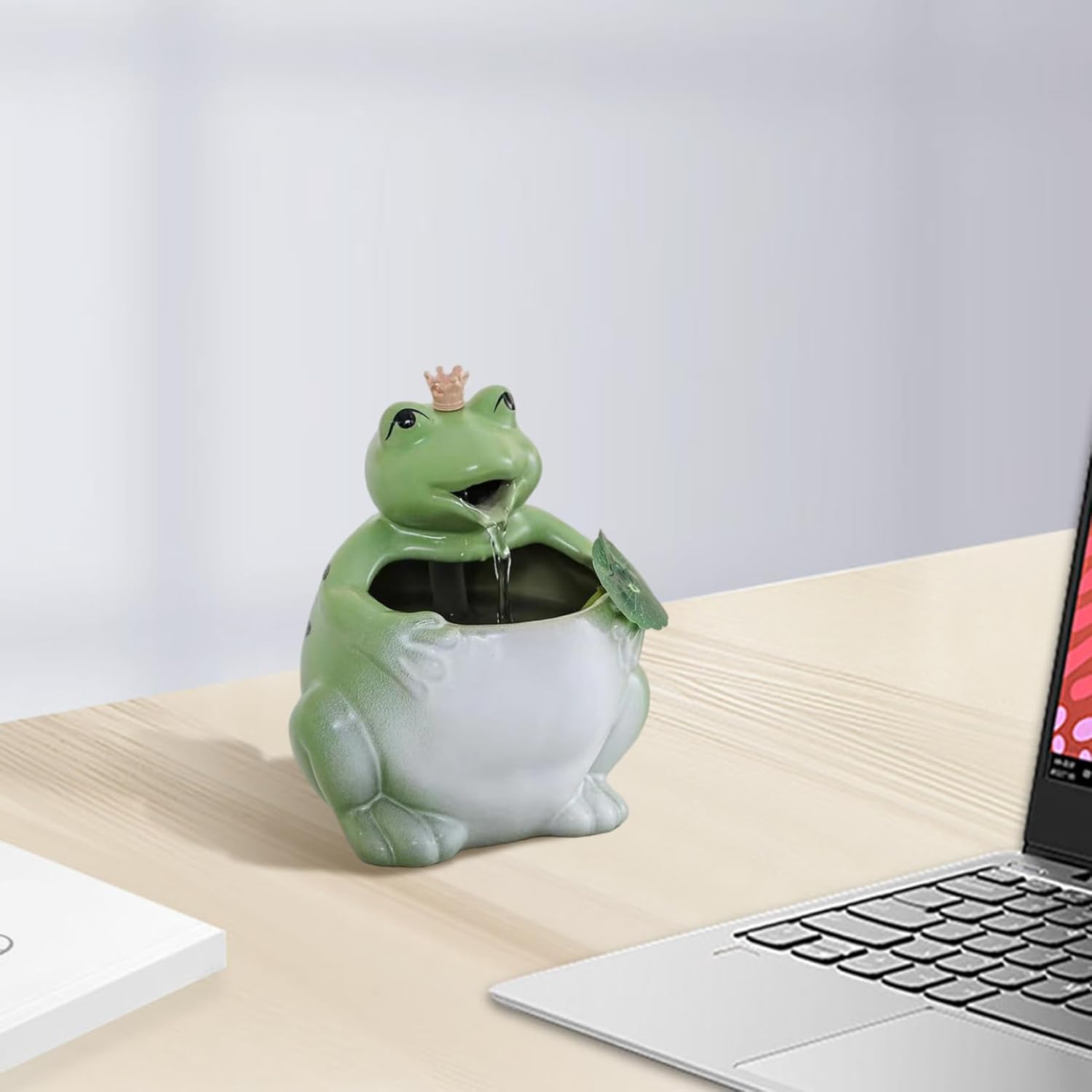 Cute Frog Tabletop Water Fountain with USB Pump