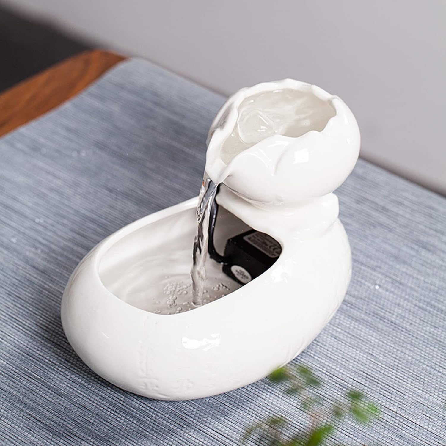 EVSER Mini Ceramic Water Fountain with Pump for Home Office